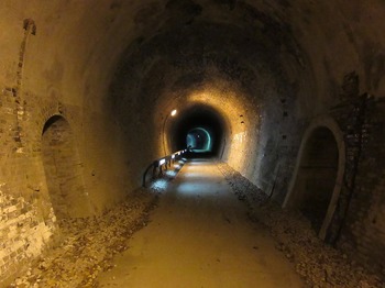 tunnel2.jpg